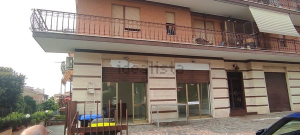 ufficio in affitto a Castel Gandolfo in zona Pavona