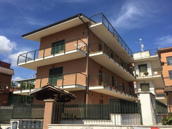 appartamento in affitto a Castel Gandolfo in zona Pavona