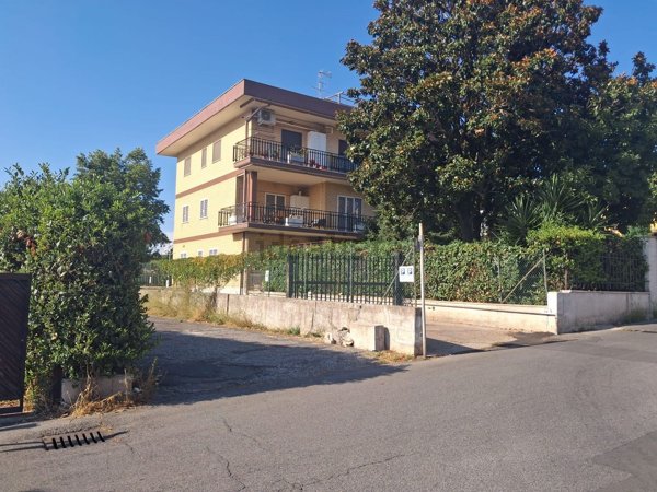 appartamento in affitto a Castel Gandolfo in zona Pavona