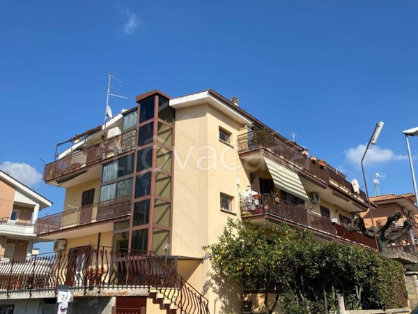appartamento in affitto a Castel Gandolfo in zona Pavona