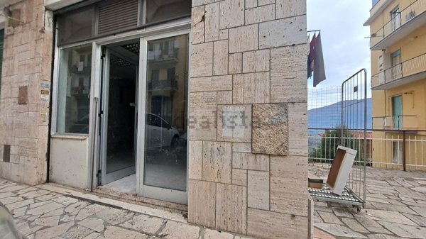 locale commerciale in affitto a Castel Madama