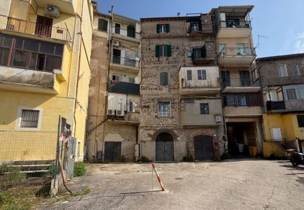 locale commerciale in affitto a Castel Madama