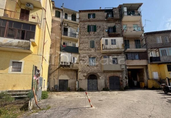 negozio in affitto a Castel Madama