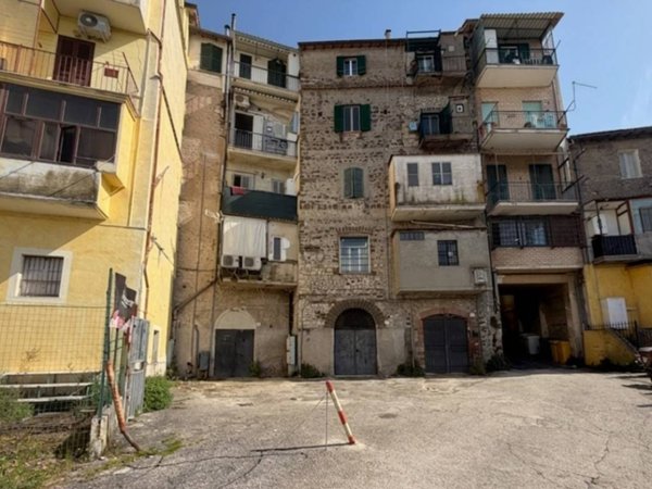 negozio in affitto a Castel Madama