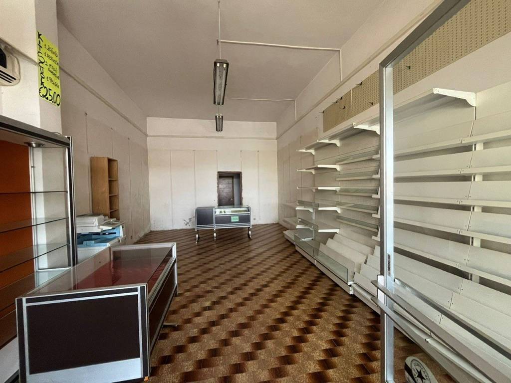 negozio in affitto a Castelnuovo di Porto