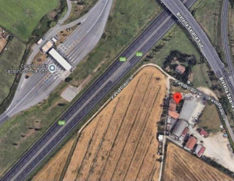 locale commerciale in affitto a Castelnuovo di Porto