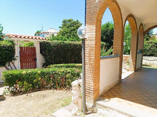casa indipendente in affitto a Cerveteri in zona Cerenova