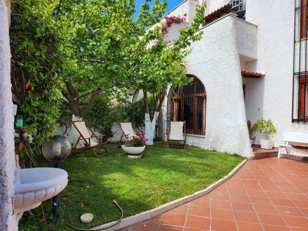 casa indipendente in affitto a Cerveteri in zona Marina di Cerveteri