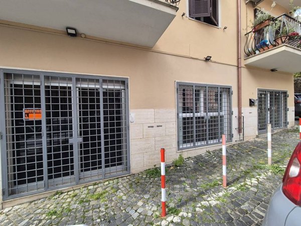 locale commerciale in affitto a Cerveteri