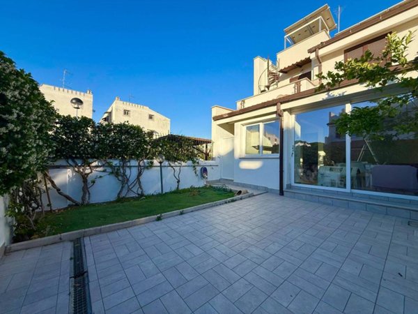 casa indipendente in affitto a Cerveteri in zona Cerenova