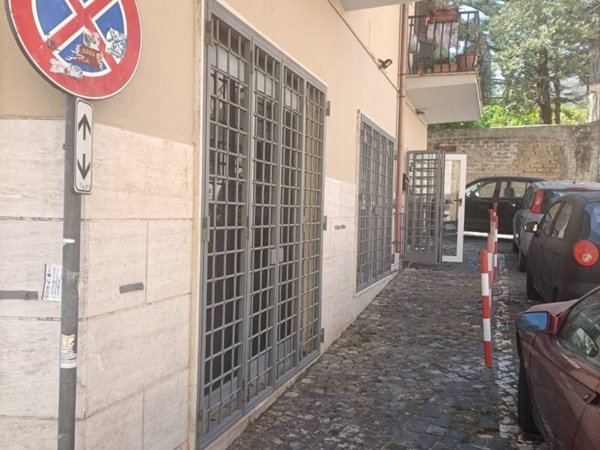 negozio in affitto a Cerveteri in zona Cerenova