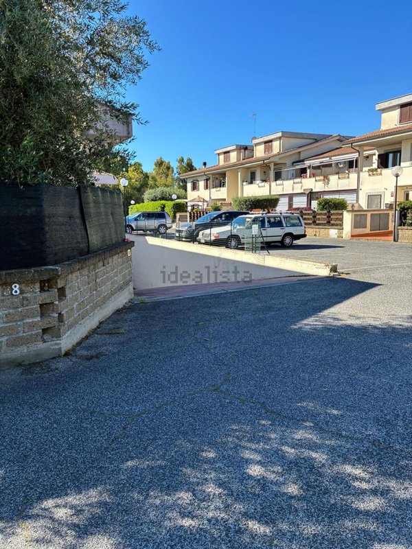 locale di sgombero in affitto a Cerveteri