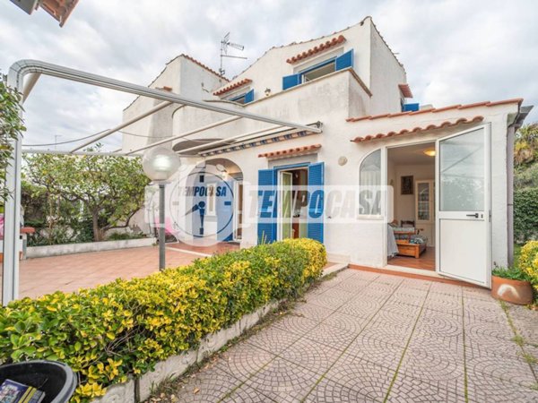 casa indipendente in affitto a Cerveteri in zona Cerenova