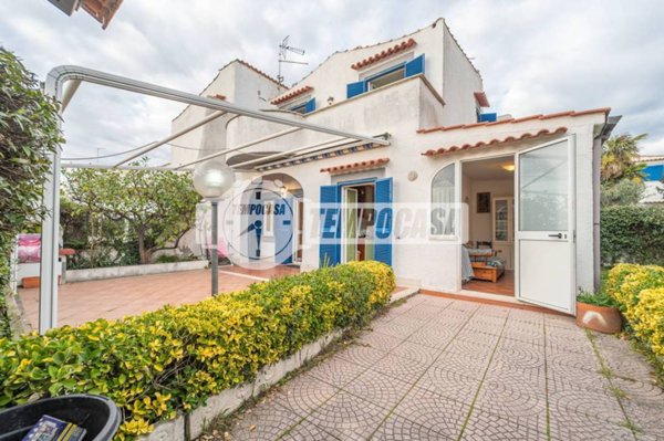 casa indipendente in affitto a Cerveteri in zona Marina di Cerveteri