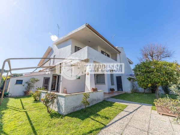 casa indipendente in affitto a Cerveteri in zona Cerenova