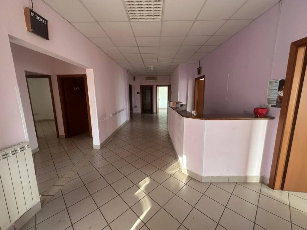 negozio in affitto a Cerveteri in zona Zambra