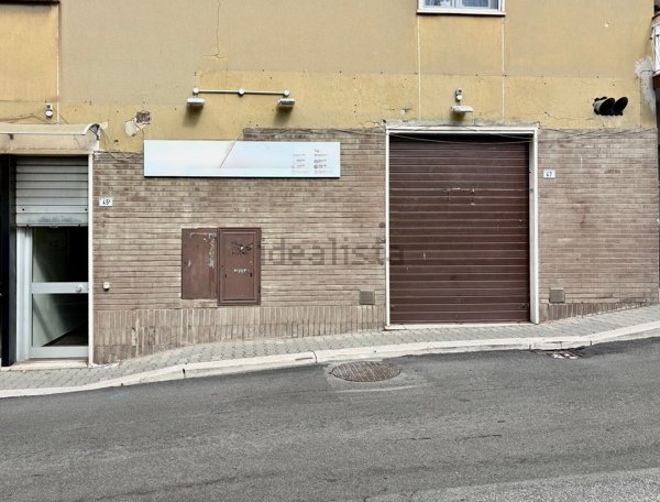 locale commerciale in affitto a Cerveteri