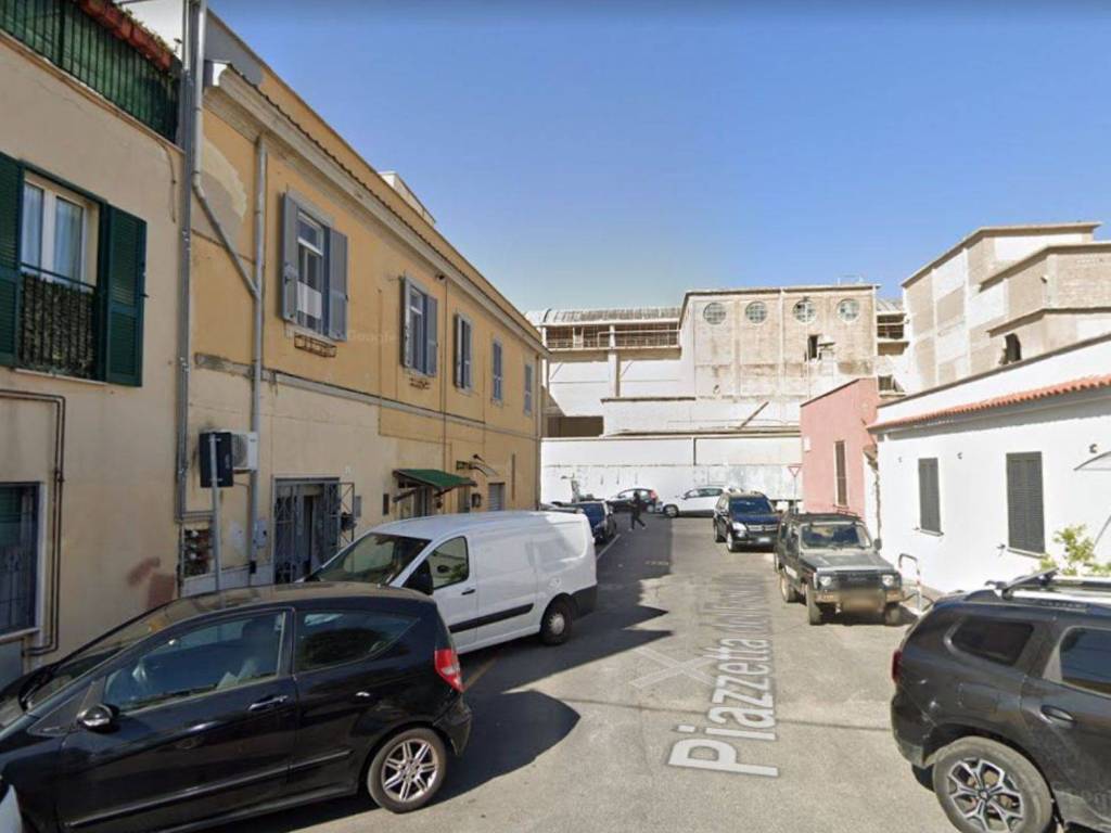 negozio in affitto a Civitavecchia