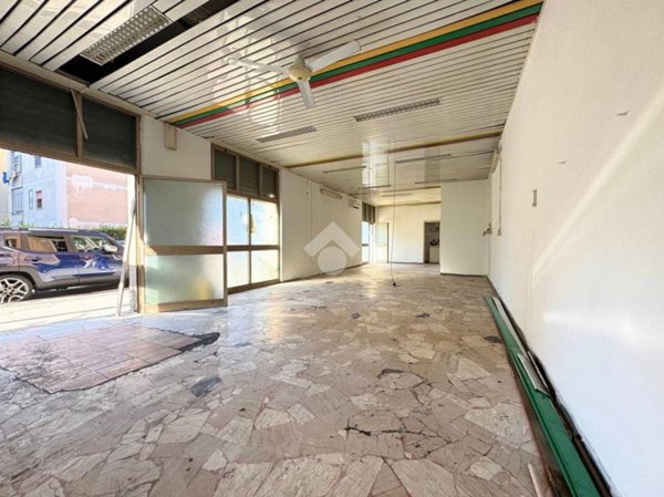 negozio in affitto a Civitavecchia