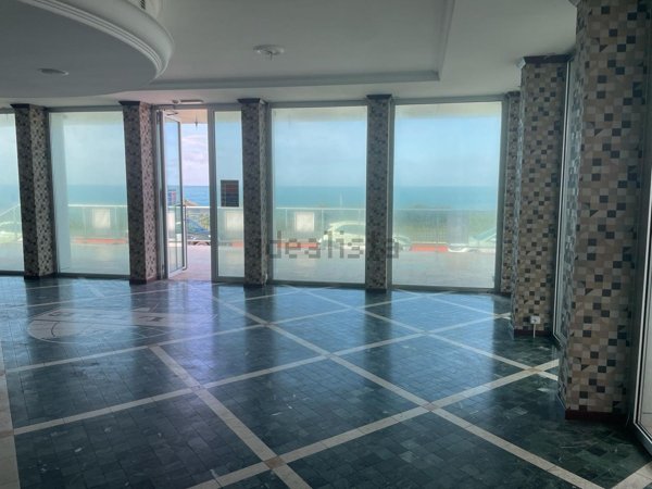 locale commerciale in affitto a Civitavecchia