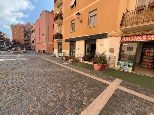 negozio in affitto a Civitavecchia