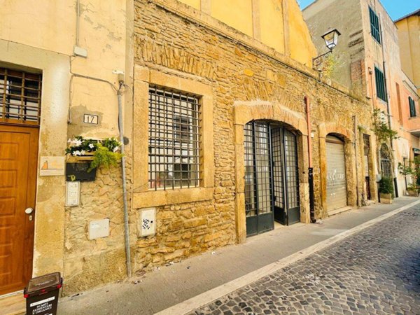 negozio in affitto a Civitavecchia