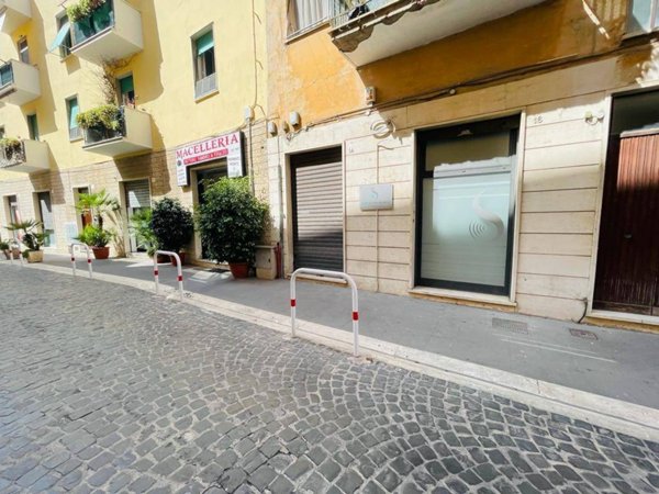 negozio in affitto a Civitavecchia