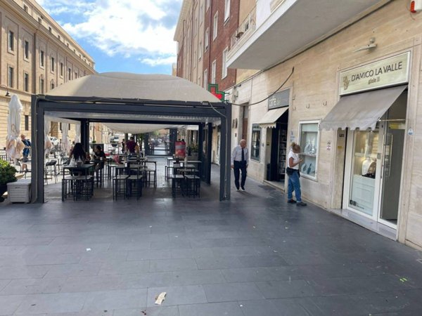 negozio in affitto a Civitavecchia