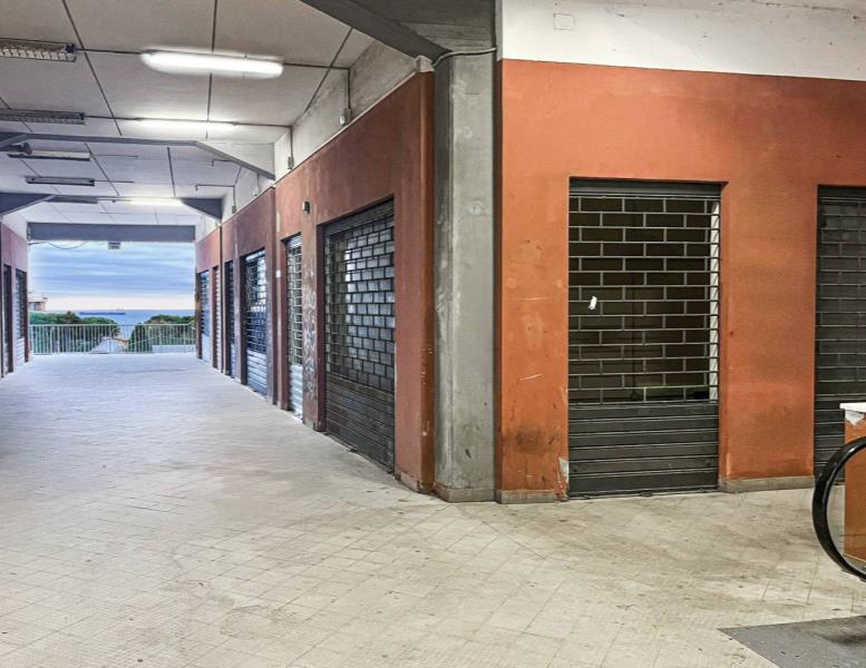 negozio in affitto a Civitavecchia