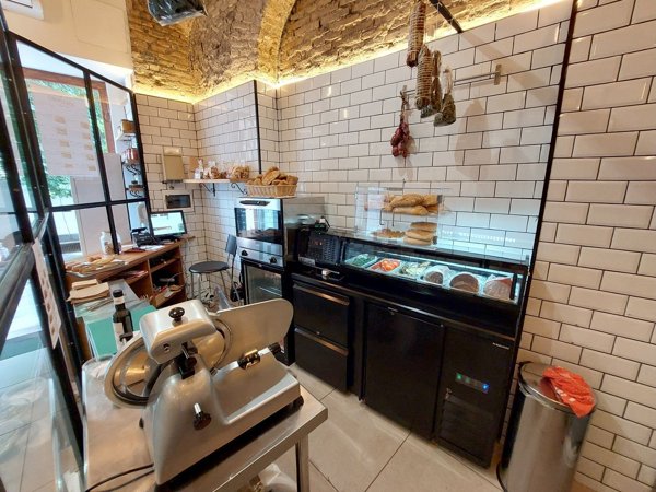 negozio in affitto a Civitavecchia