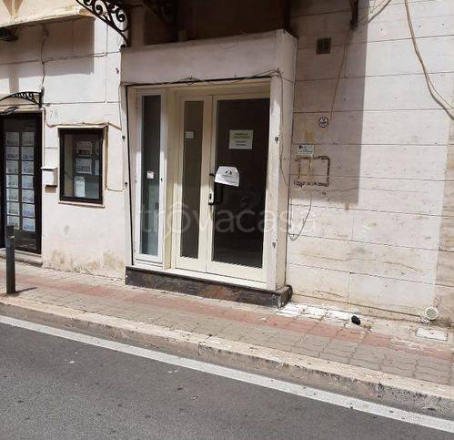 negozio in affitto a Civitavecchia