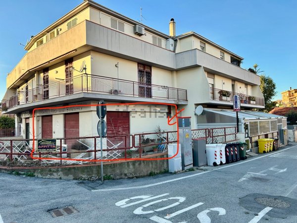 locale commerciale in affitto a Civitavecchia