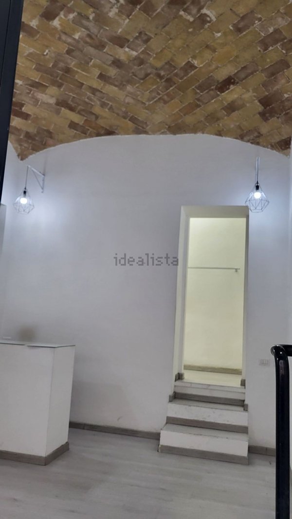 locale commerciale in affitto a Civitavecchia