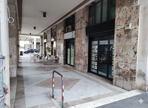 locale commerciale in affitto a Civitavecchia