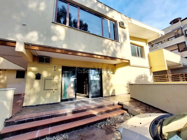 locale commerciale in affitto a Civitavecchia