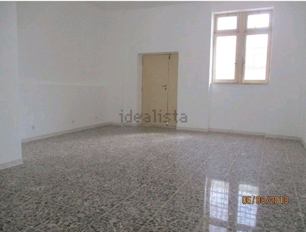 locale commerciale in affitto a Civitavecchia