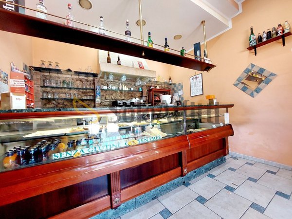 locale commerciale in affitto a Civitavecchia