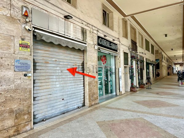 locale commerciale in affitto a Civitavecchia