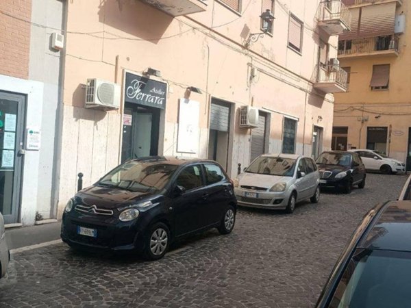 negozio in affitto a Civitavecchia