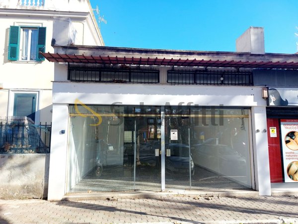 locale commerciale in affitto a Civitavecchia
