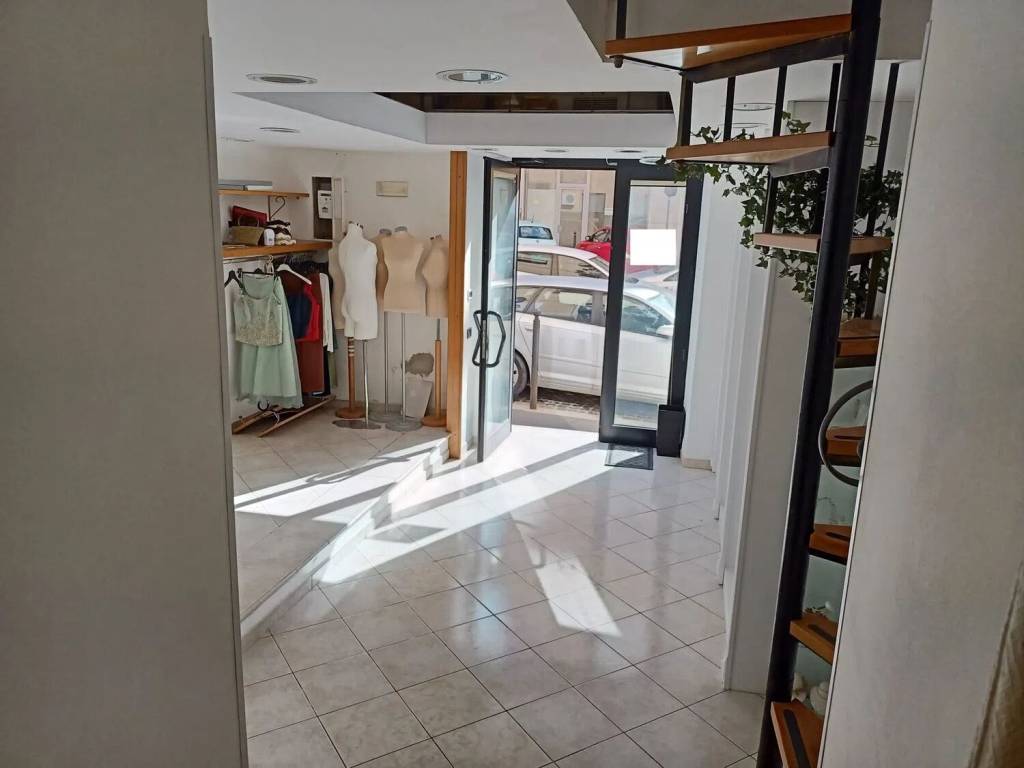 negozio in affitto a Civitavecchia