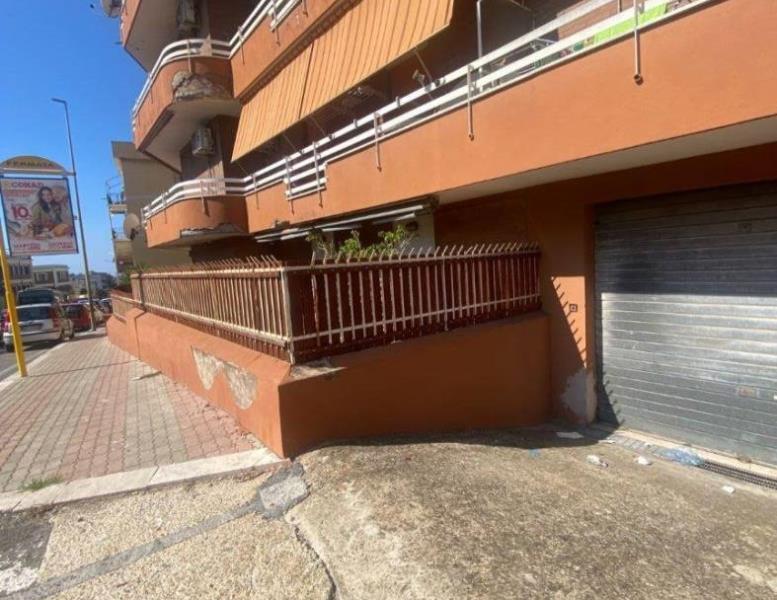 locale commerciale in affitto a Civitavecchia