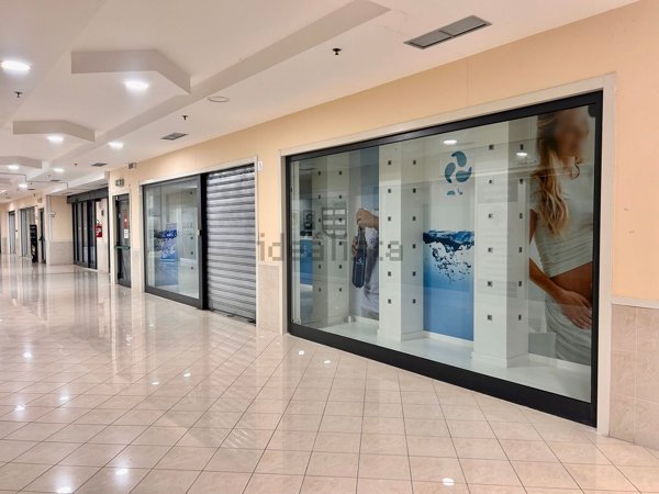 locale commerciale in affitto a Civitavecchia