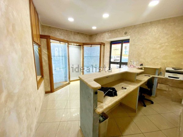 locale commerciale in affitto a Civitavecchia