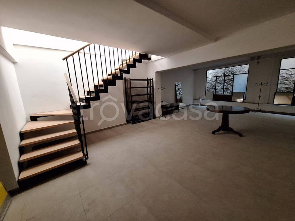 negozio in affitto a Civitavecchia