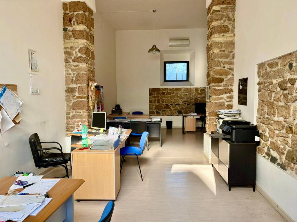 negozio in affitto a Civitavecchia