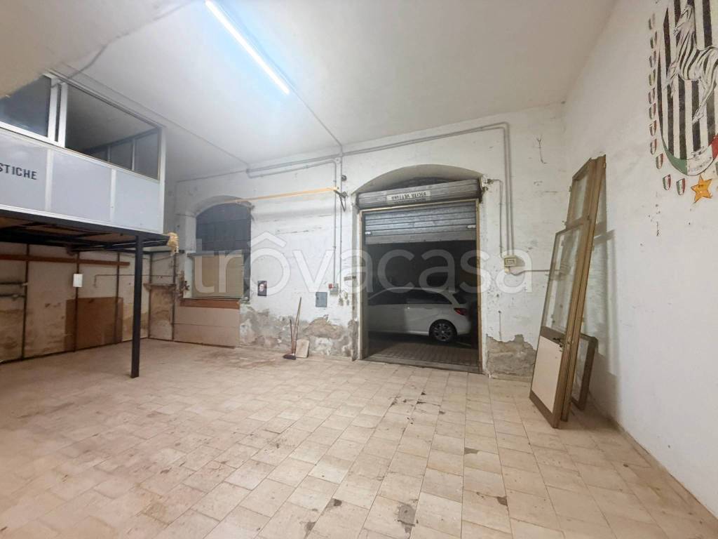 locale commerciale in affitto a Civitavecchia