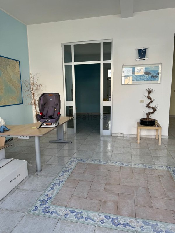 locale di sgombero in affitto a Civitavecchia