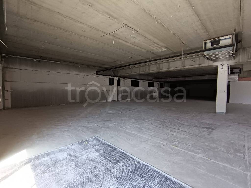 locale commerciale in affitto a Civitavecchia