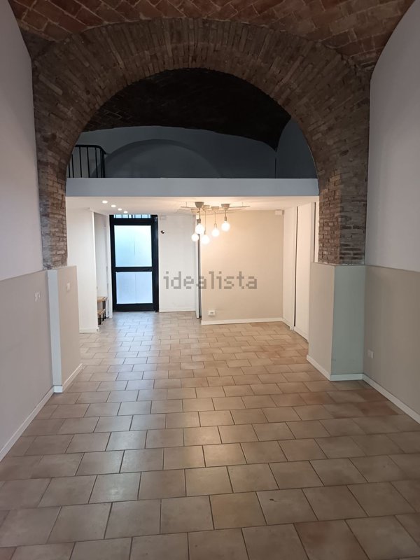 locale commerciale in affitto a Civitavecchia